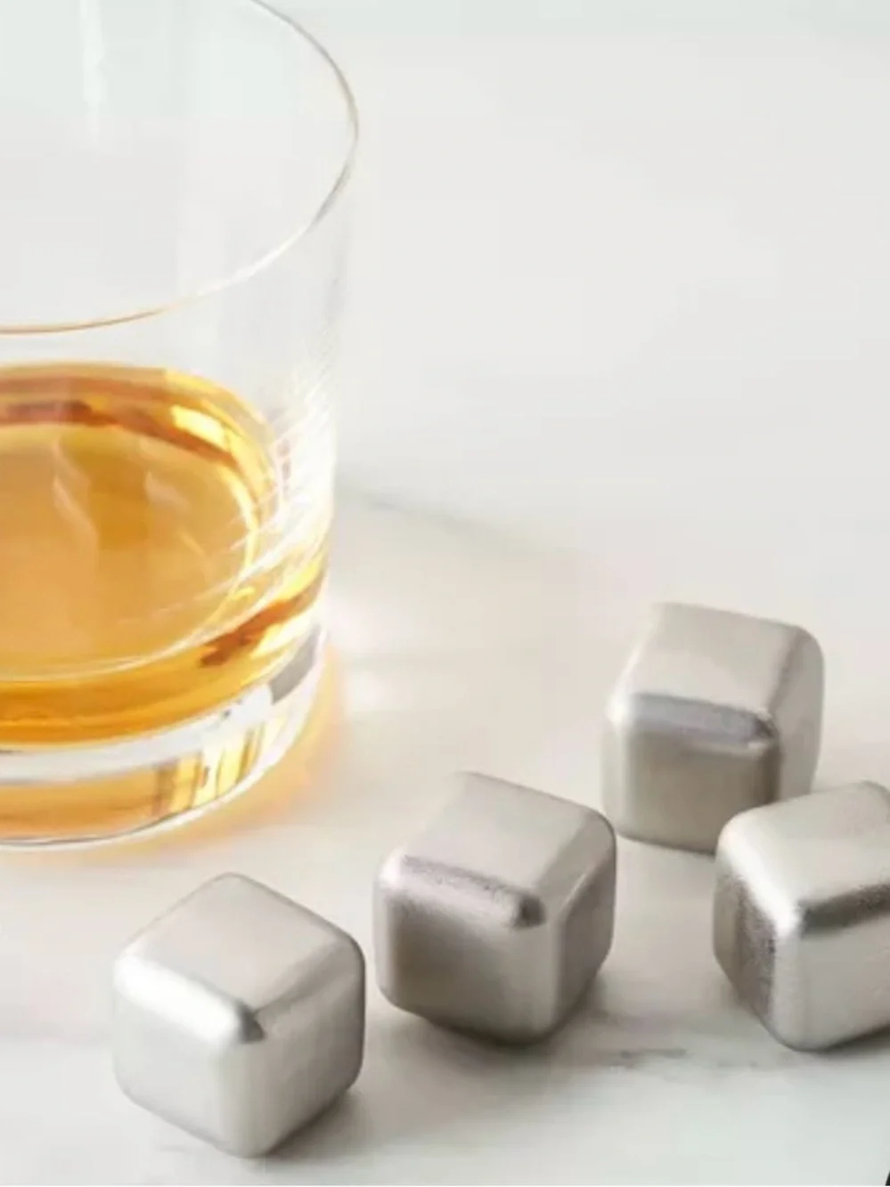 NWT “Sur La Table” set of 4-stainless steel freezable cubes-chill ur drink!! ♻️